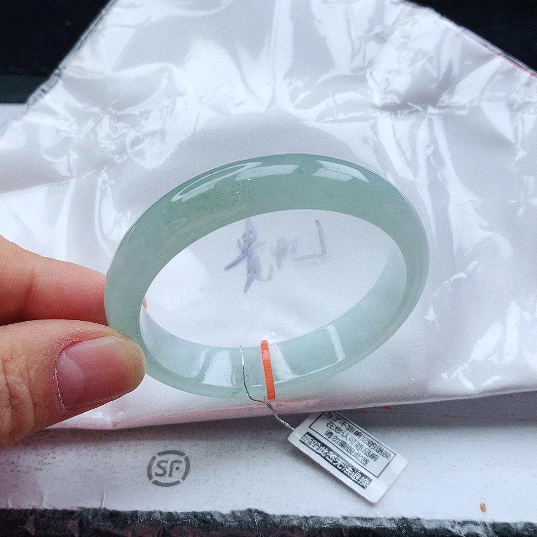 翡翠手镯未镶嵌天然翡翠手镯