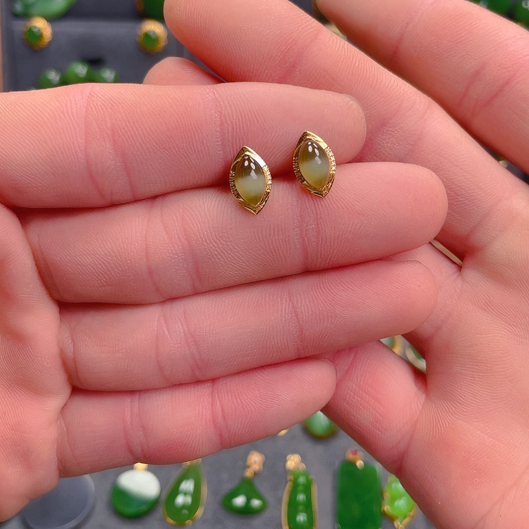 和田玉耳饰18K金镶嵌1980