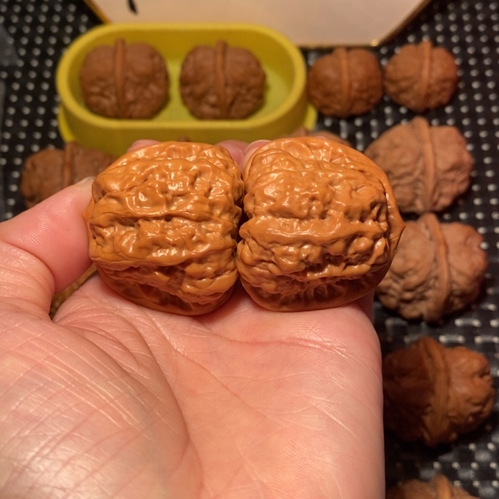 把件文玩核桃大八腿鱼籽纹肌肉蛙