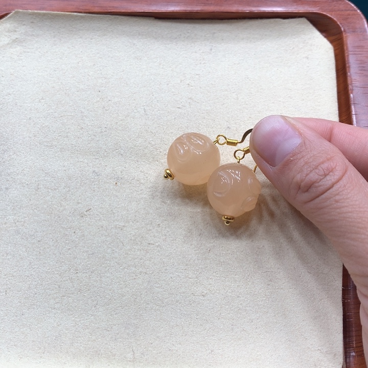 石英质玉颈饰未镶嵌