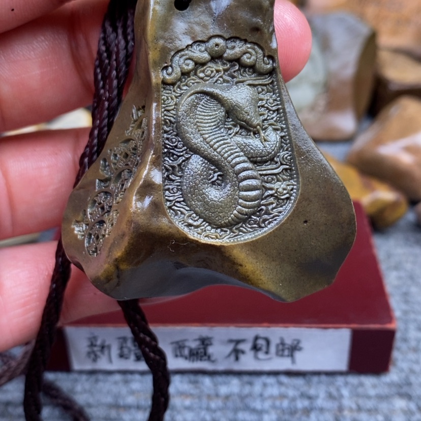 【闪购商品】原石雕刻手把件