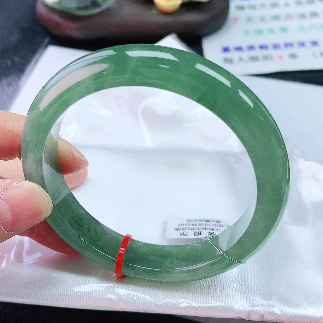 翡翠手镯未镶嵌58+圈