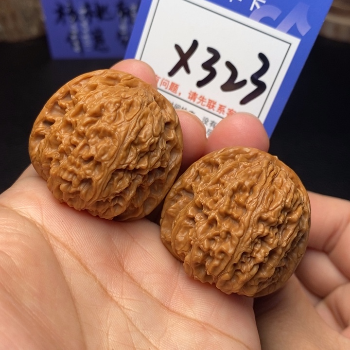 文玩核桃吊坠39白狮子x323