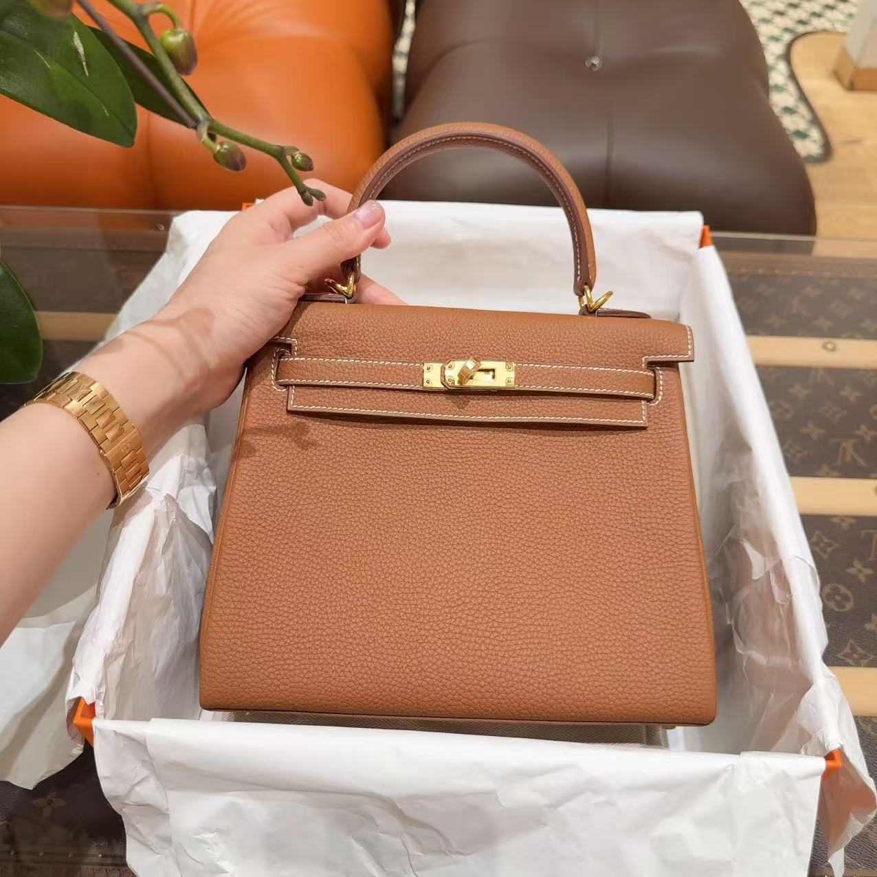 未使用 Hermes/爱马仕 Kelly25 全套 金棕金扣 togo皮 W刻 ！