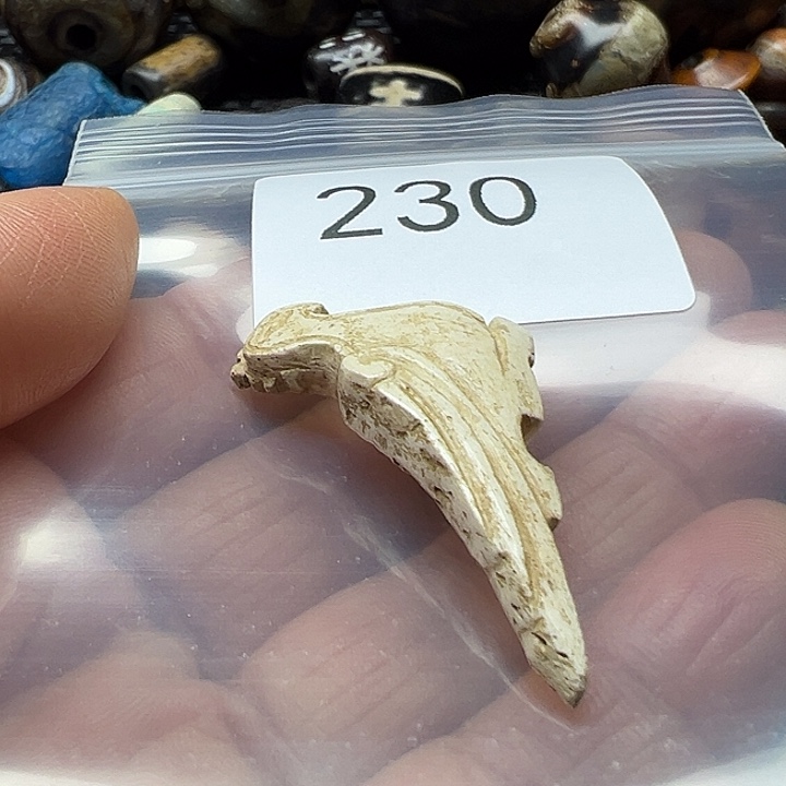 帅***帅玛瑙/玉髓未镶嵌手链