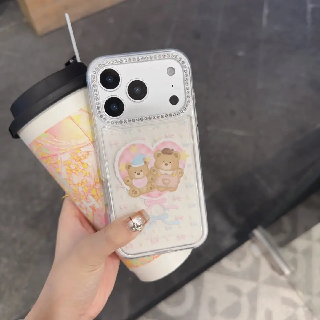 ins白底爱心小熊二合一带钻镜头适用苹果17pro/16/15手机壳新款14
