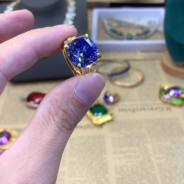 无非金属057戒指。 