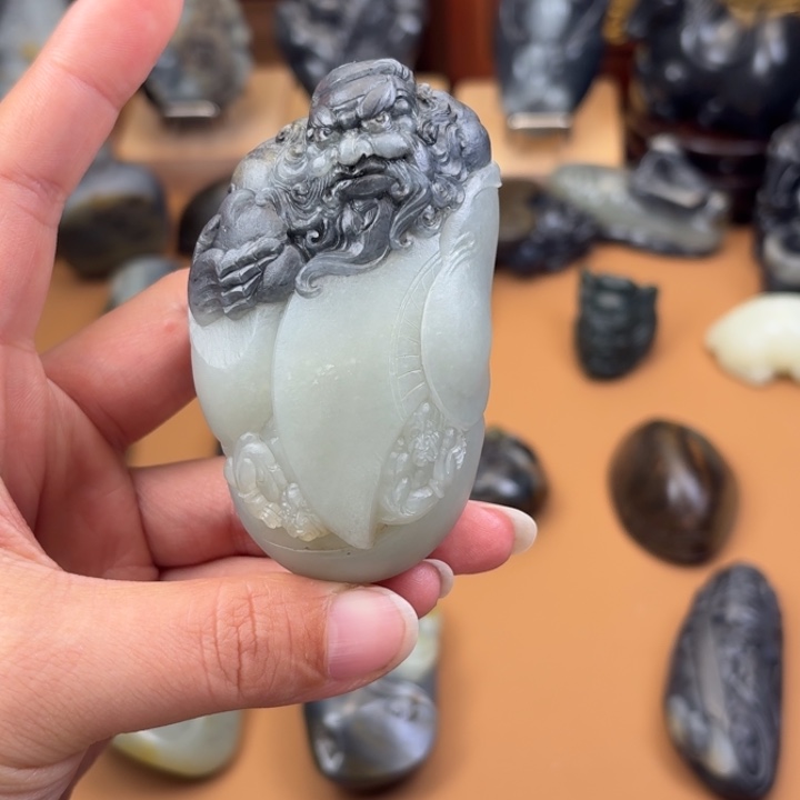 旧***尘和田玉未镶嵌颈饰