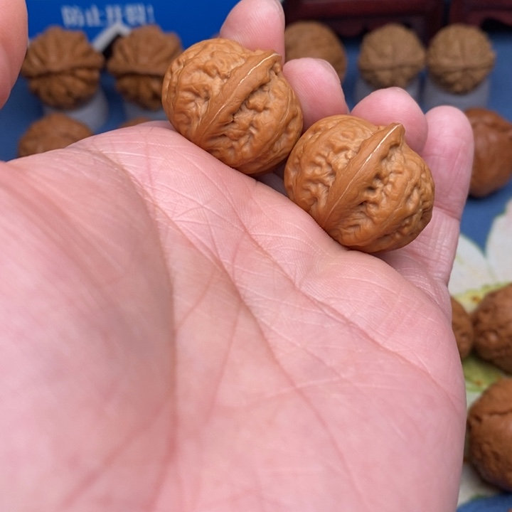 文玩核桃把件玉石方尊