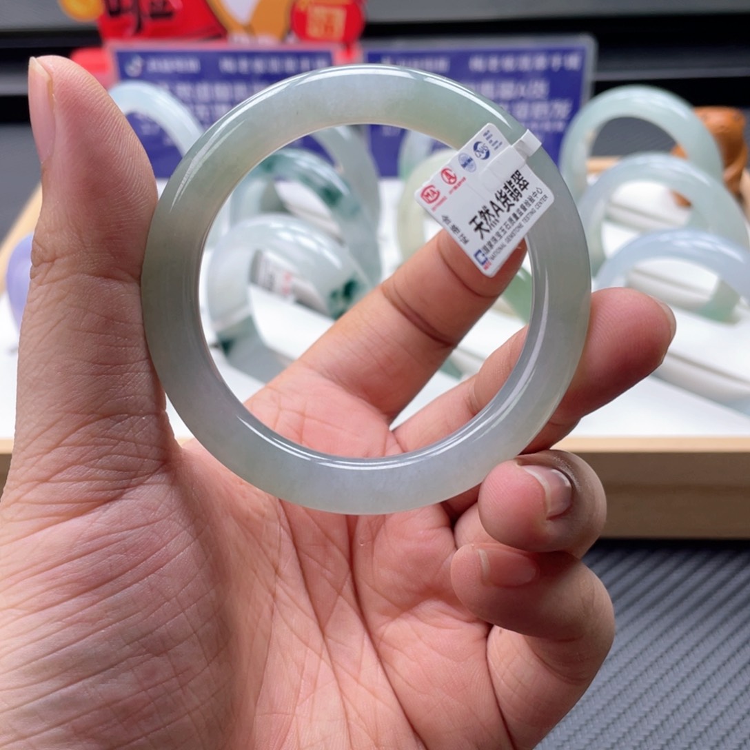 翡翠手镯未镶嵌天然缅甸a货翡翠手镯