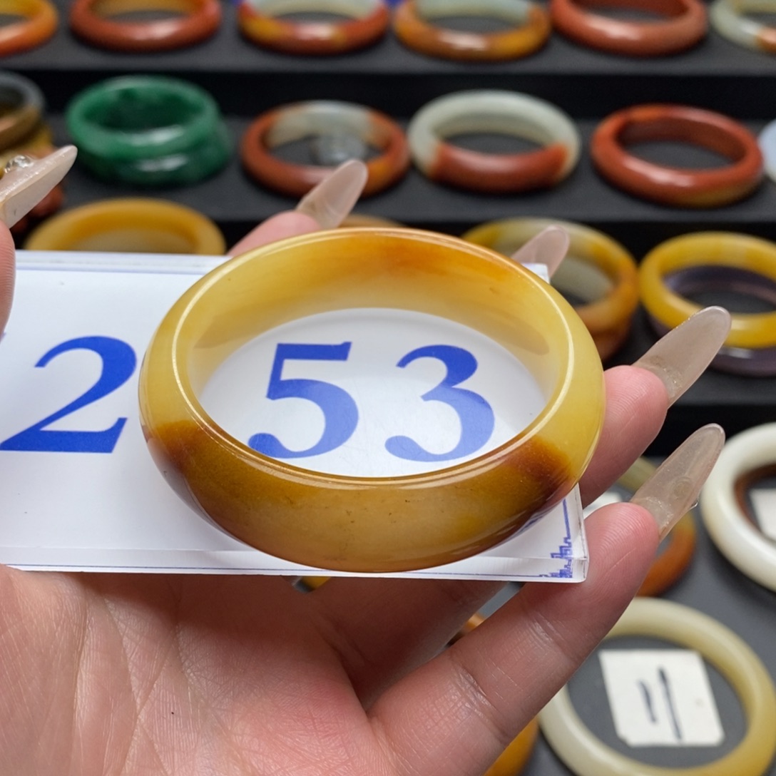 石英质玉（黄龙玉）手镯未镶嵌