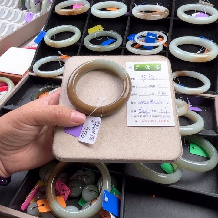 未镶嵌手镯和田玉珍*玲珑美镯56.8