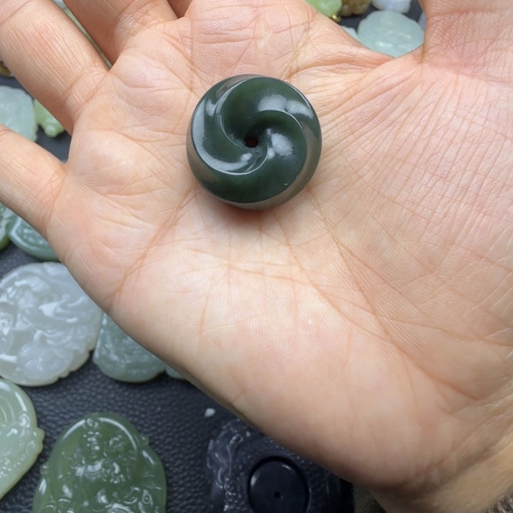 和田玉未镶嵌珠宝奇石