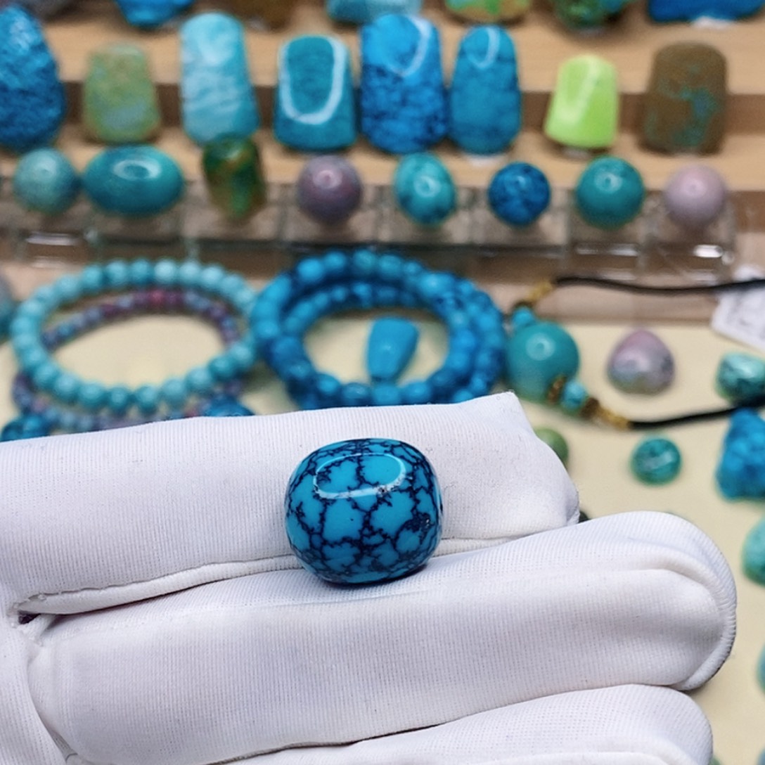 绿松石未镶嵌珠宝奇石