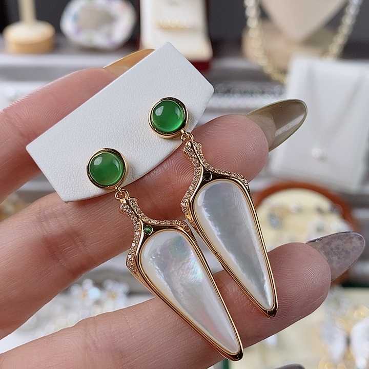 淡水珍珠耳饰未镶嵌北****丹