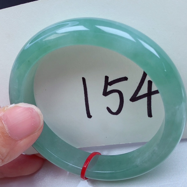 翡翠手镯未镶嵌翡翠