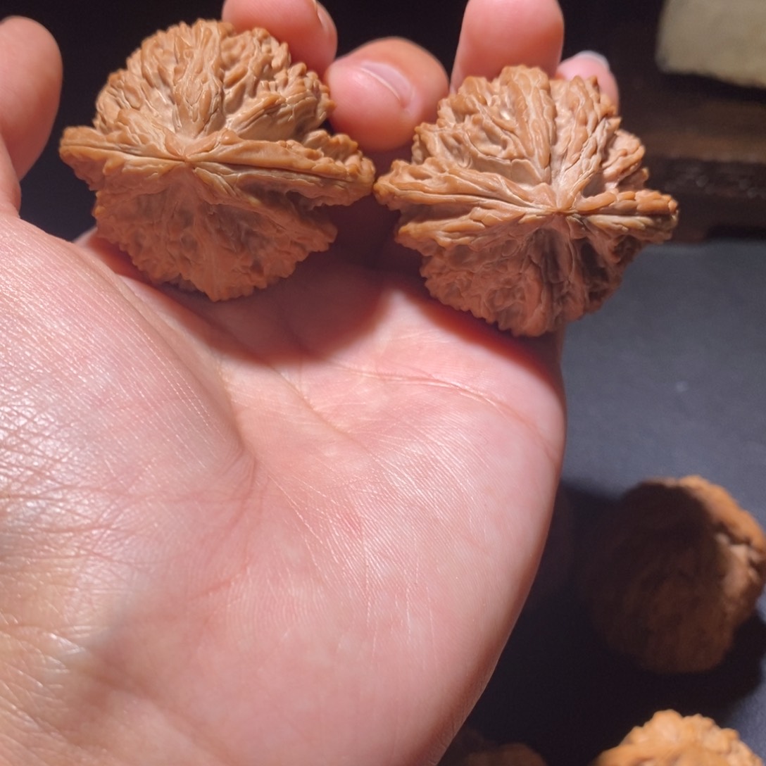 文玩核桃吊坠凹****?玉华宫