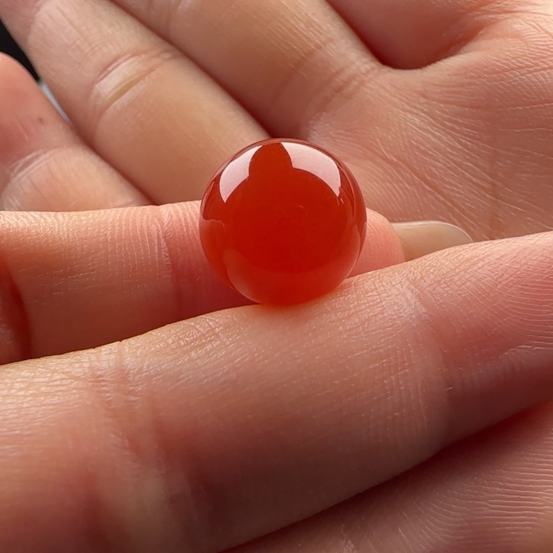 南红玛瑙未镶嵌圆珠12.3，有洞纹