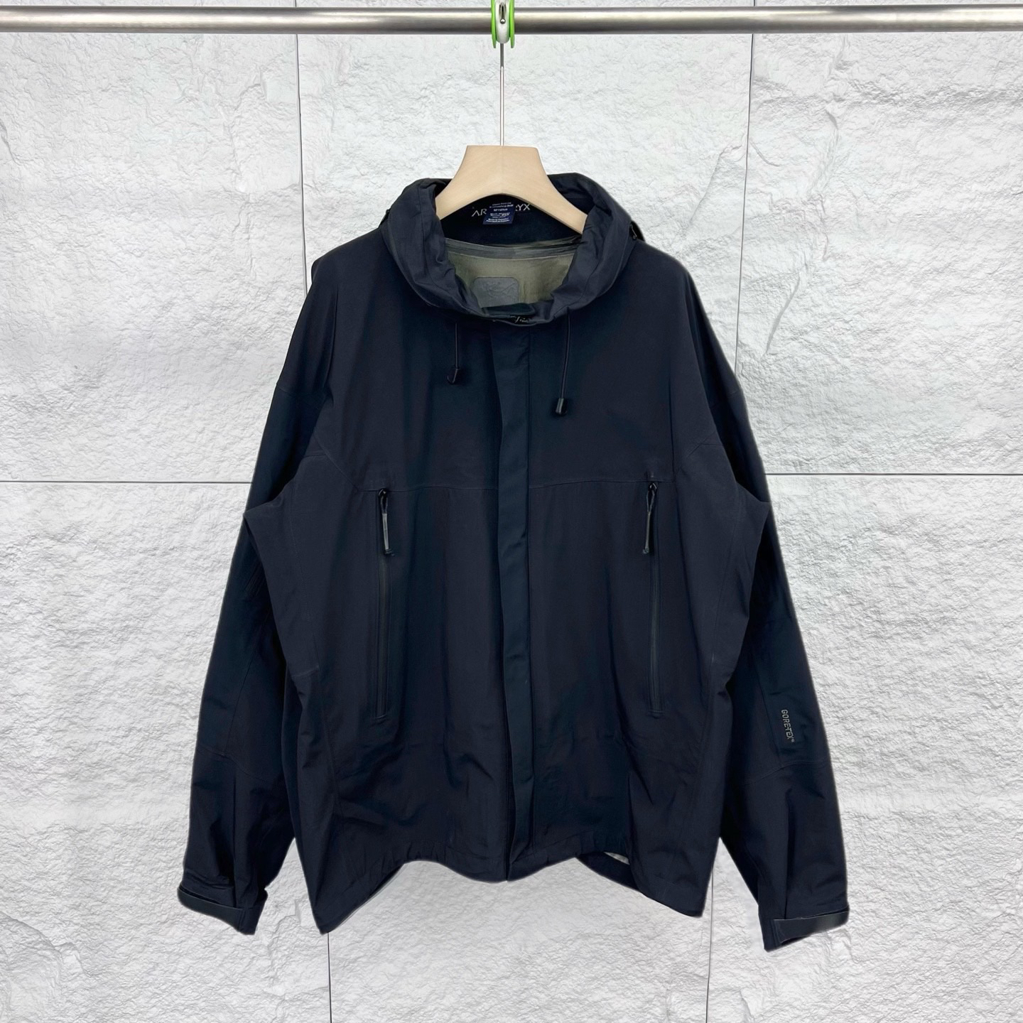 99新 ARC'TERYX/始祖鸟 XXL码/黑色军鸟冲锋衣防风防水保暖面料/