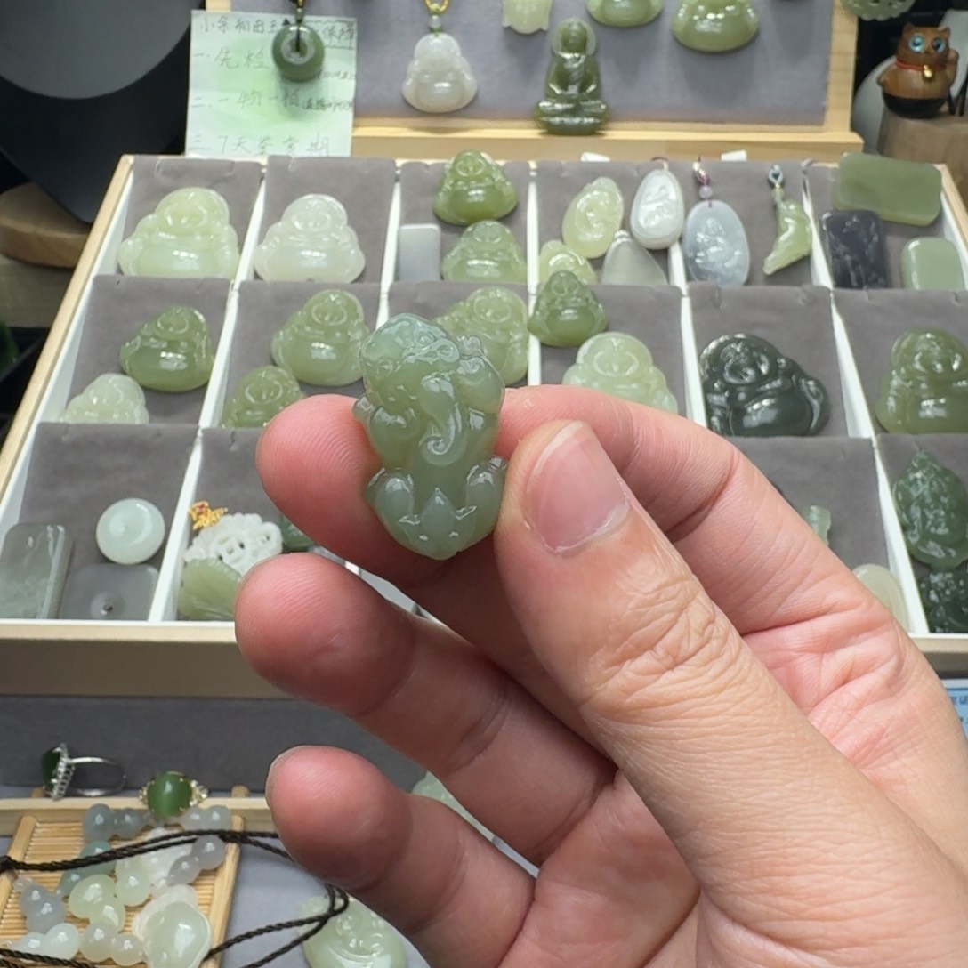 和田玉颈饰未镶嵌