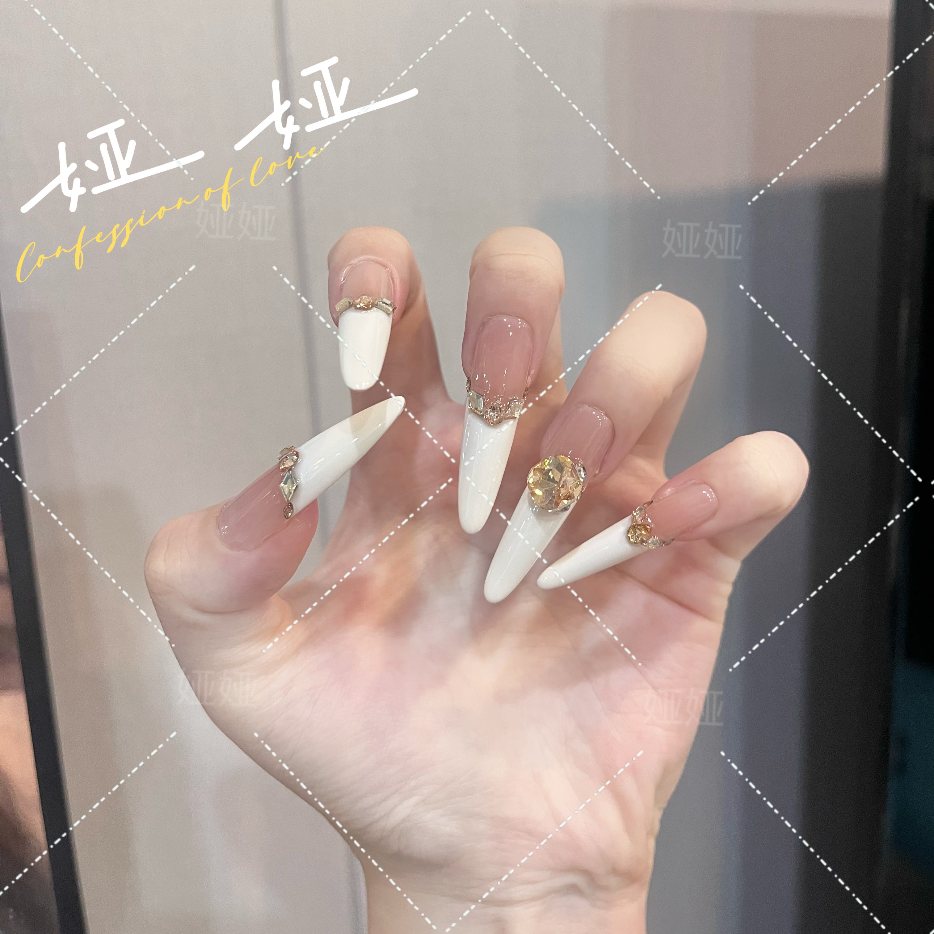 【银月芭蕾】法式乳白色渐变镶钻高级显白手工穿戴甲
