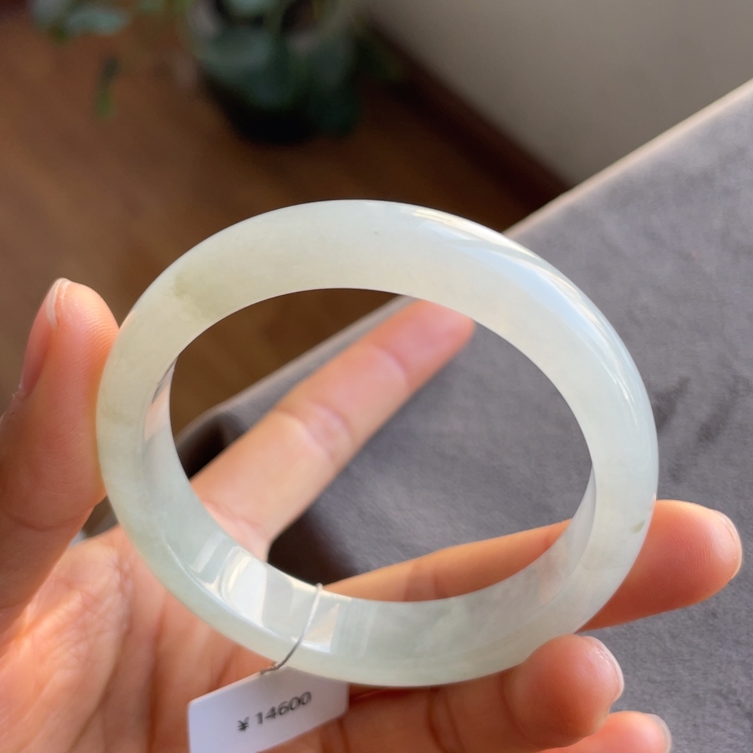 翡翠未镶嵌手镯冰透