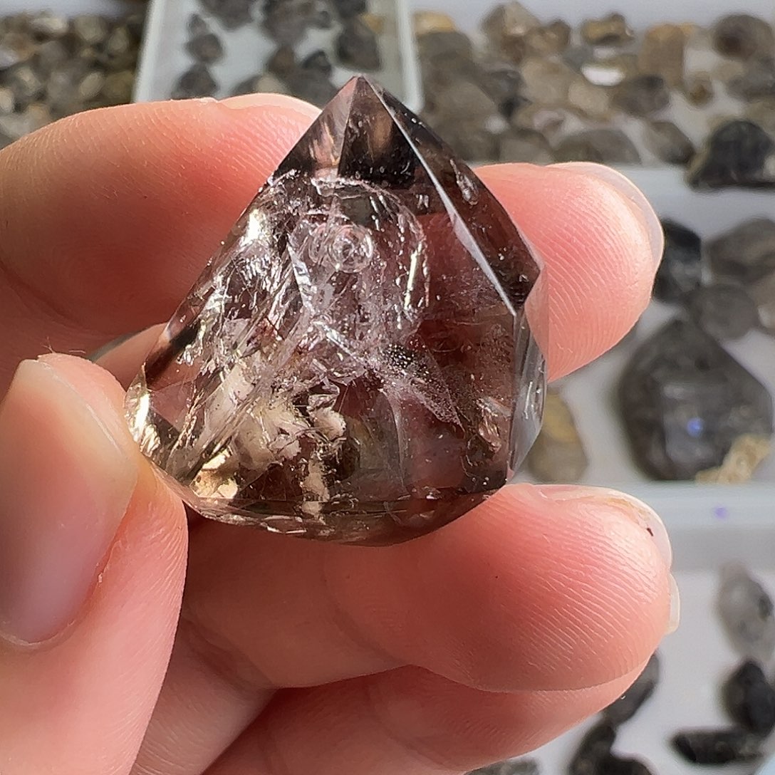 41闪灵水晶一般的地位