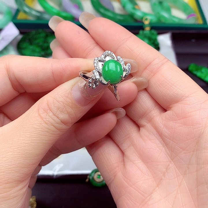 翡翠颈饰银S925镶嵌翡翠