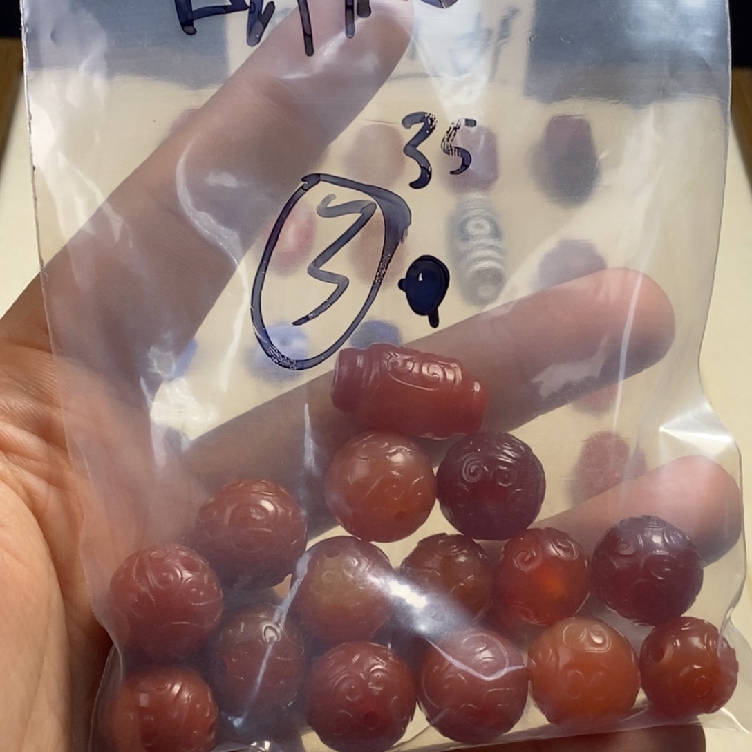 听***雨玛瑙/玉髓未镶嵌颈饰