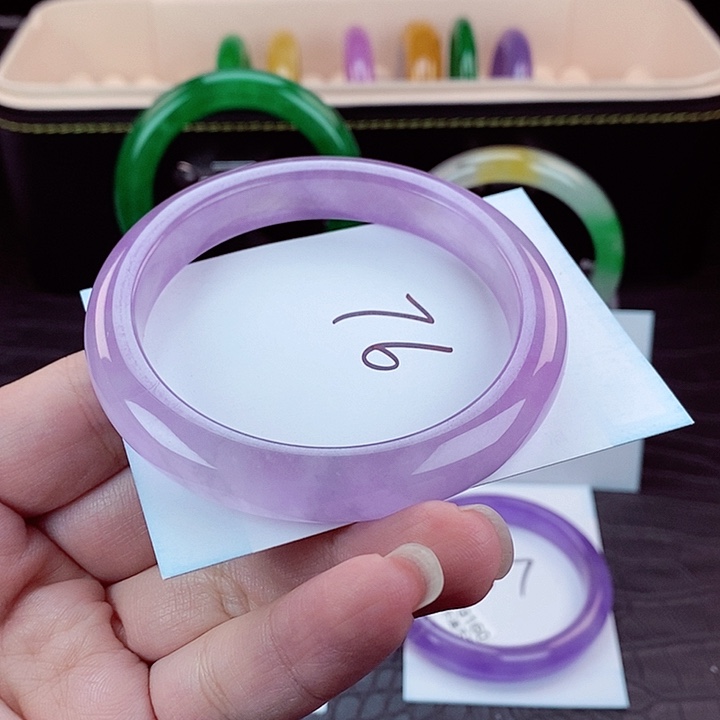 在***…时尚潮流百搭手镯