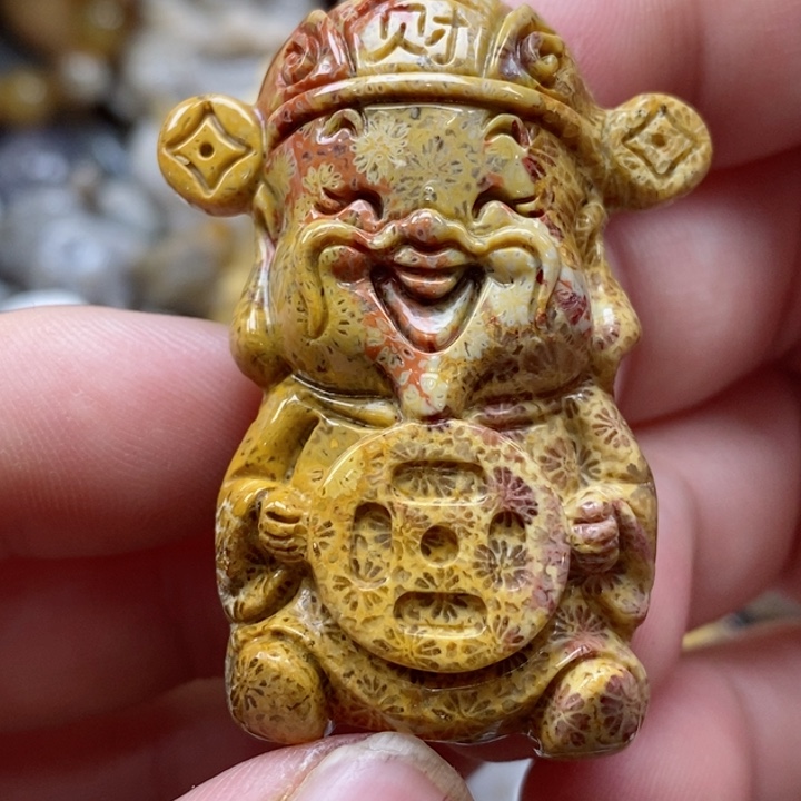 颈饰未镶嵌硅化珊瑚（珊瑚玉）