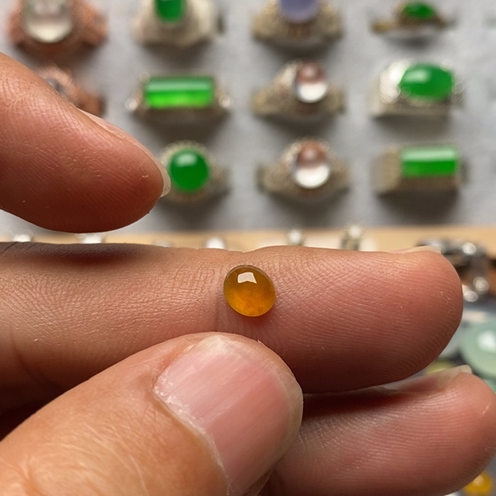 翡翠裸石冰种黄翡戒面6.3×5.4×2.8