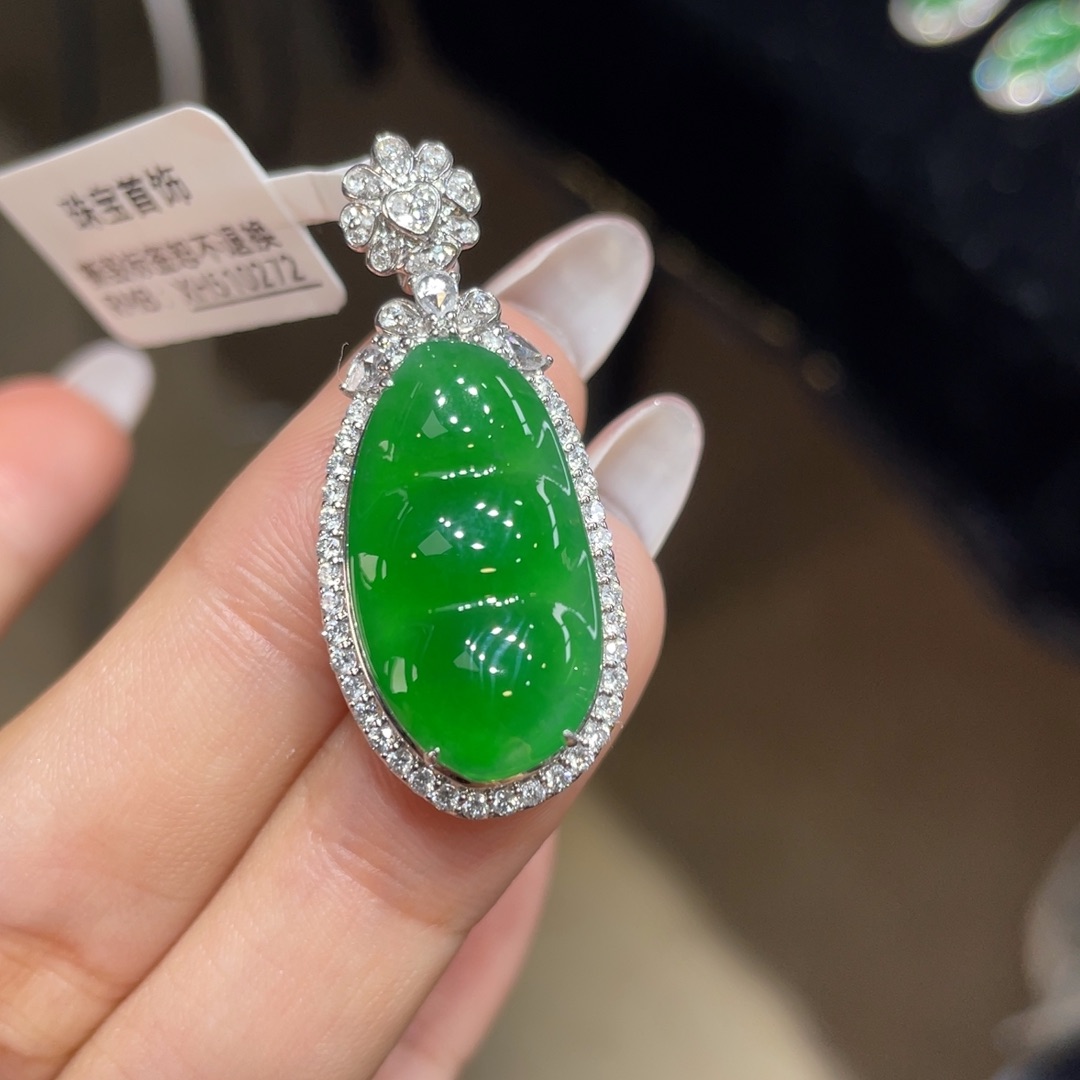 翡翠颈饰18K金镶嵌天然缅甸翡翠a货