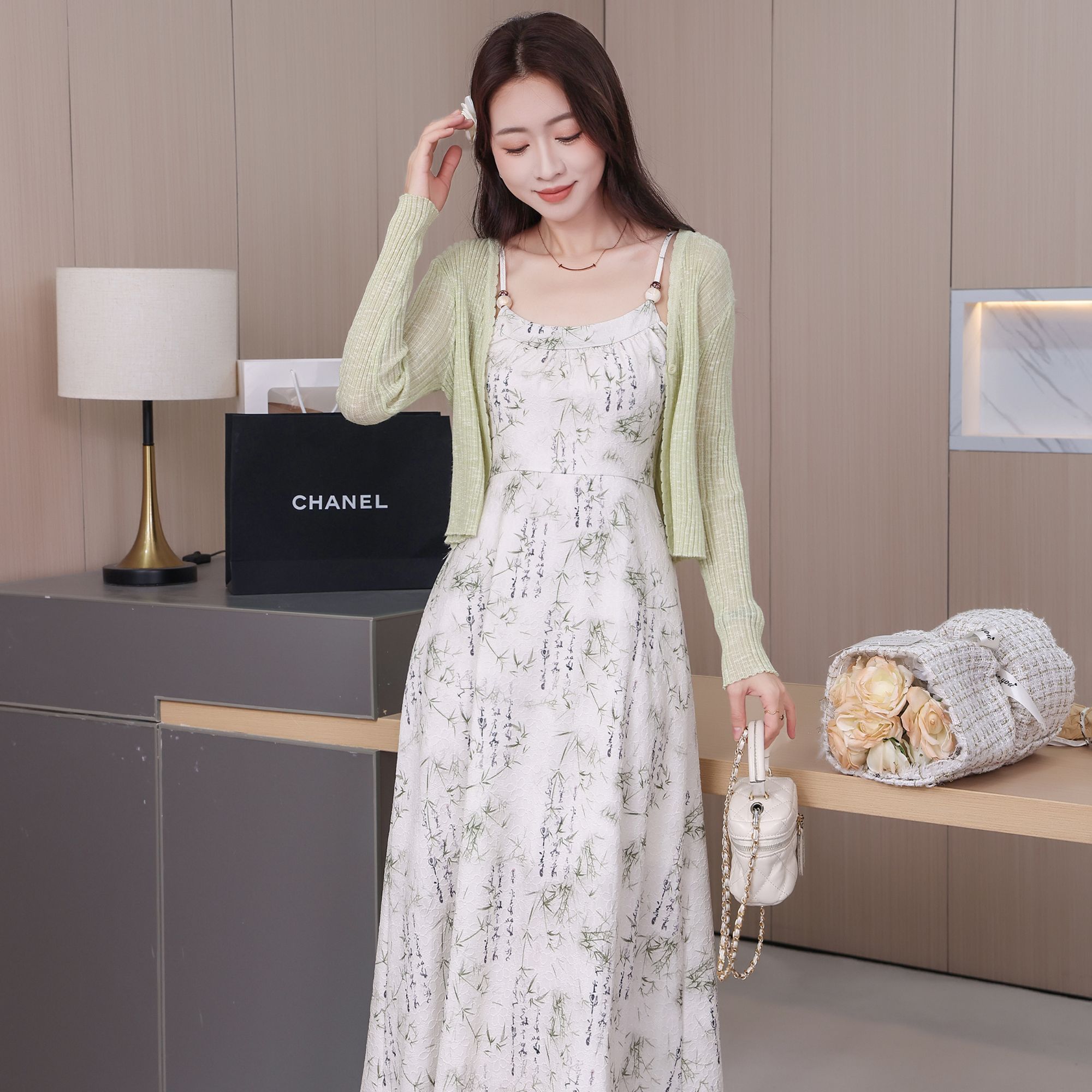 【芊朵 】 国风时髦印花温柔风气质淑女收腰显瘦开衫吊带春装两件套
