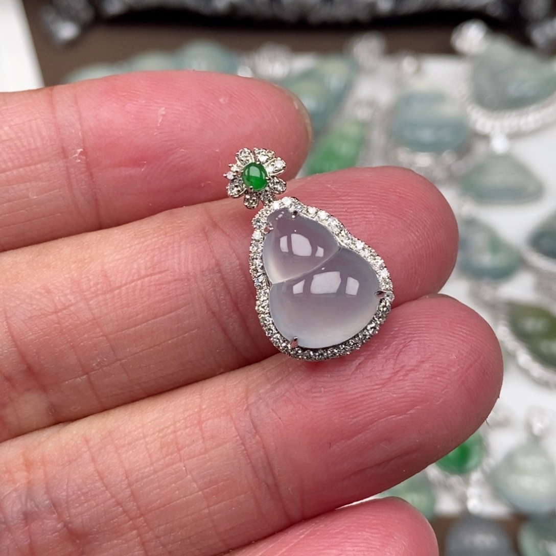 翡翠18K金镶嵌吊坠(不含链)葫芦