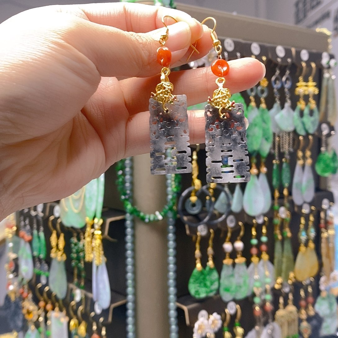 未镶嵌翡翠耳饰翡翠