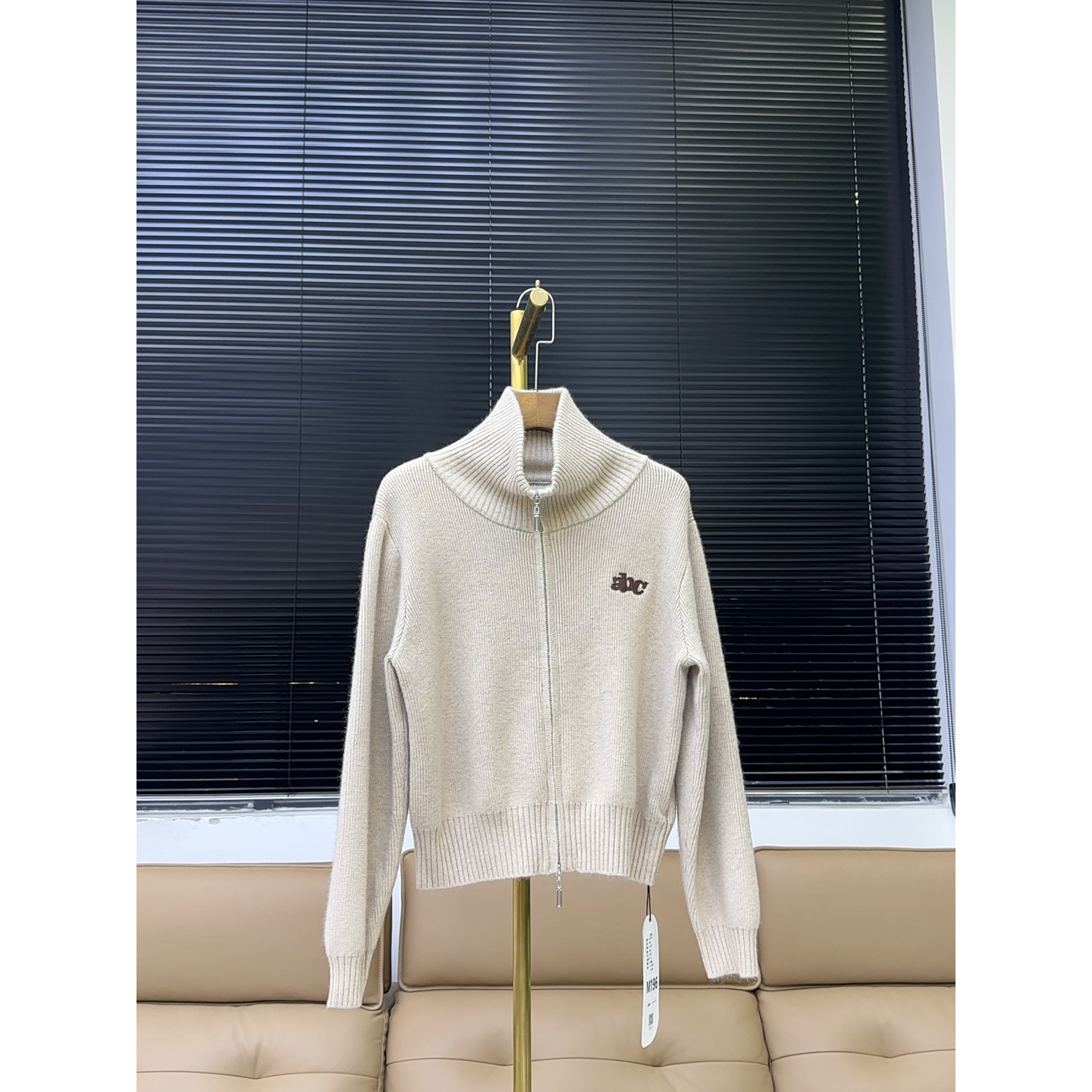 品牌原单MC&ME柔软软糯重磅克重羊毛开衫毛衣—白色—M196