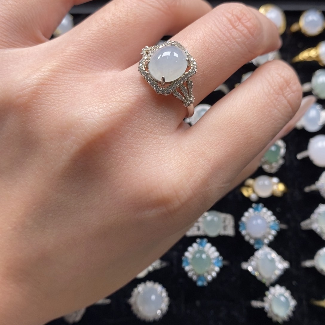 翡翠颈饰未镶嵌翡翠