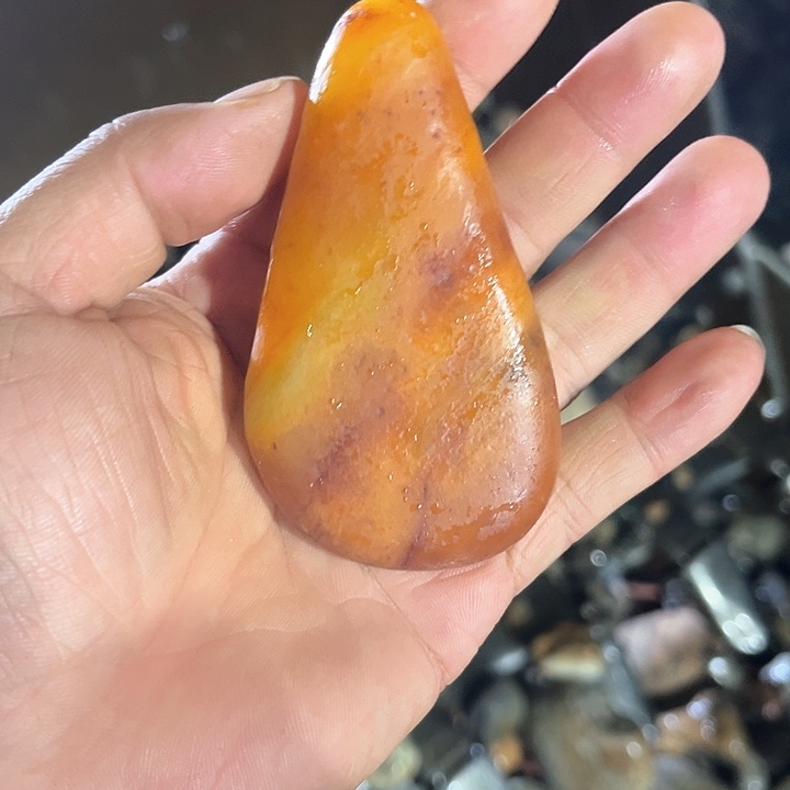 未镶嵌和田玉（糖玉）挂件