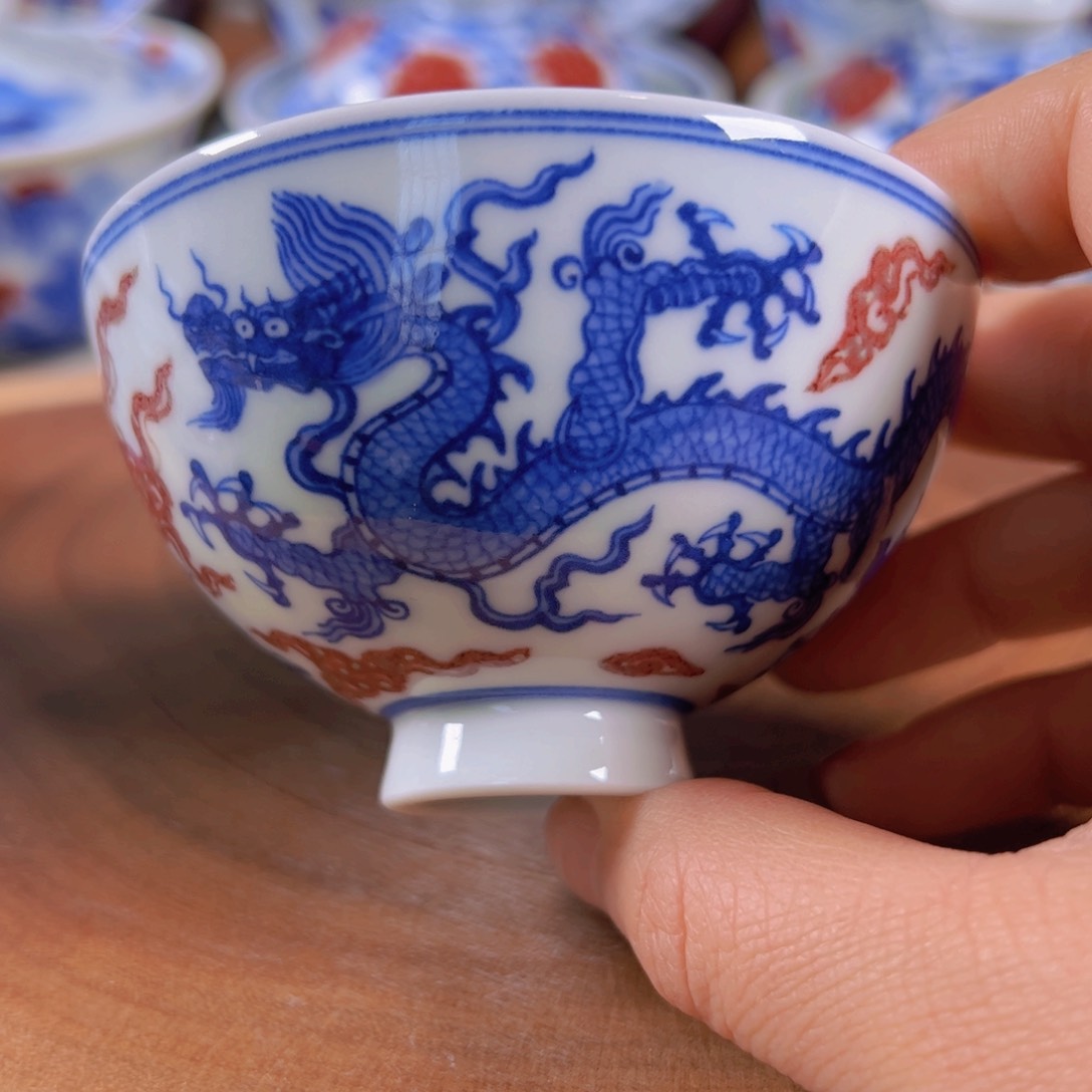 青花釉里红龙纹鸡心杯