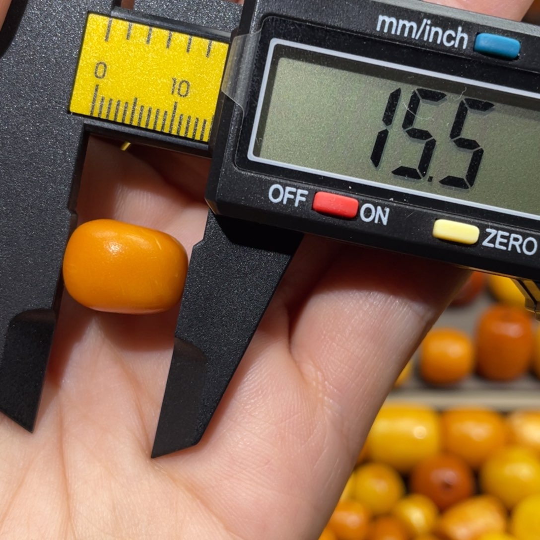 忙***·蜜蜡未镶嵌裸石墩子