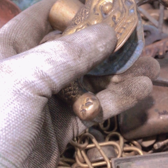 破****闪电购铜摆件工艺品