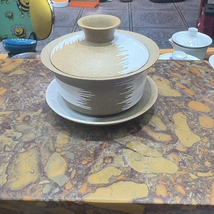 陶烧盖碗一个，瓷。。品茗