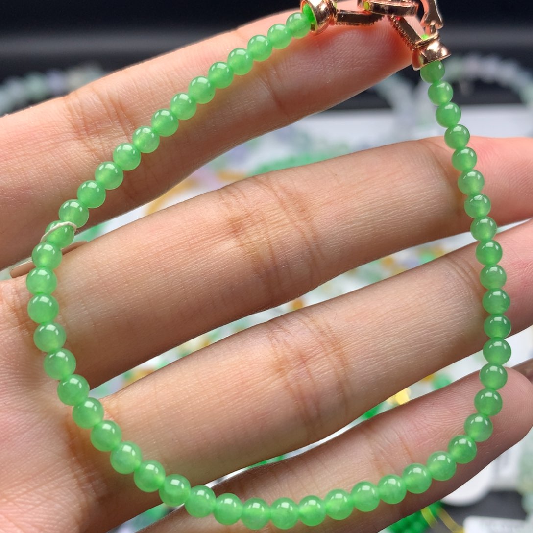 未镶嵌翡翠手链卡