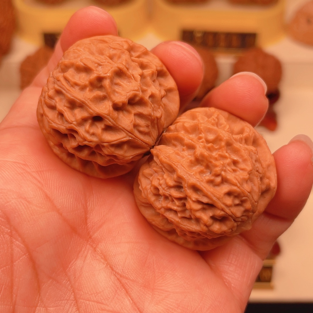 文玩核桃把件野生荔枝纹35