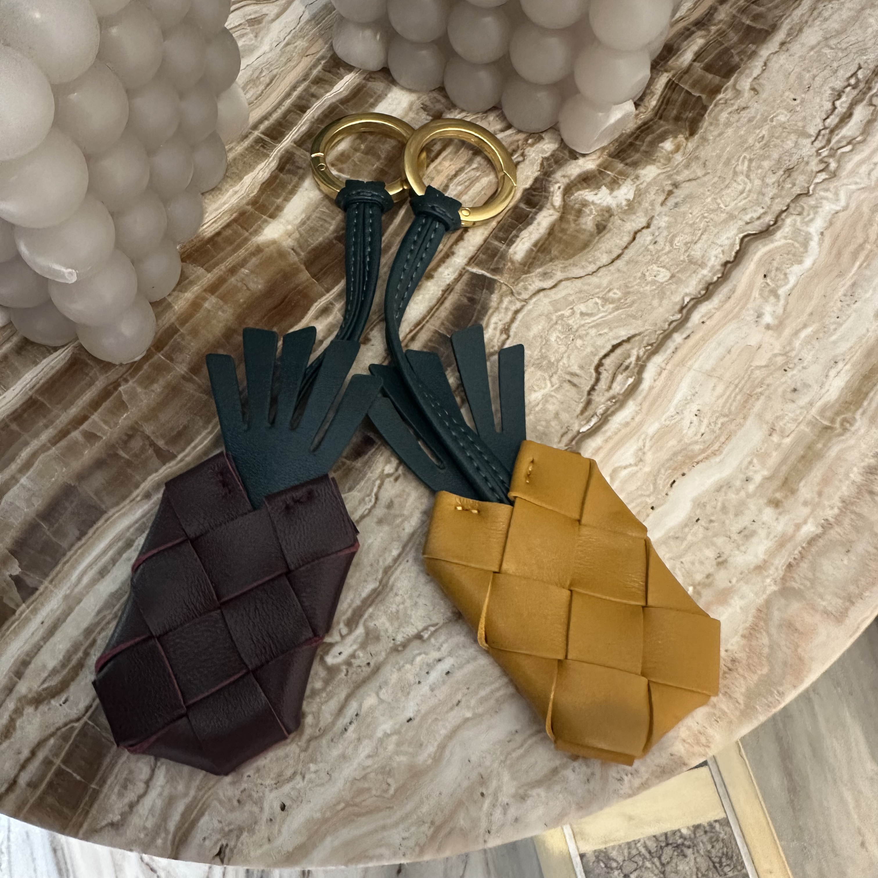 钛钢亚克力吊坠 【大G精选】“小菠萝” 设计感编织菠萝钥匙扣多色