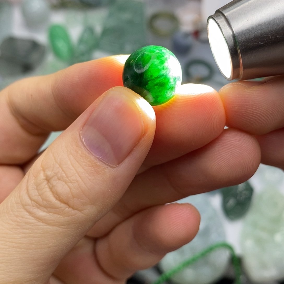 翡翠未镶嵌颈饰珠