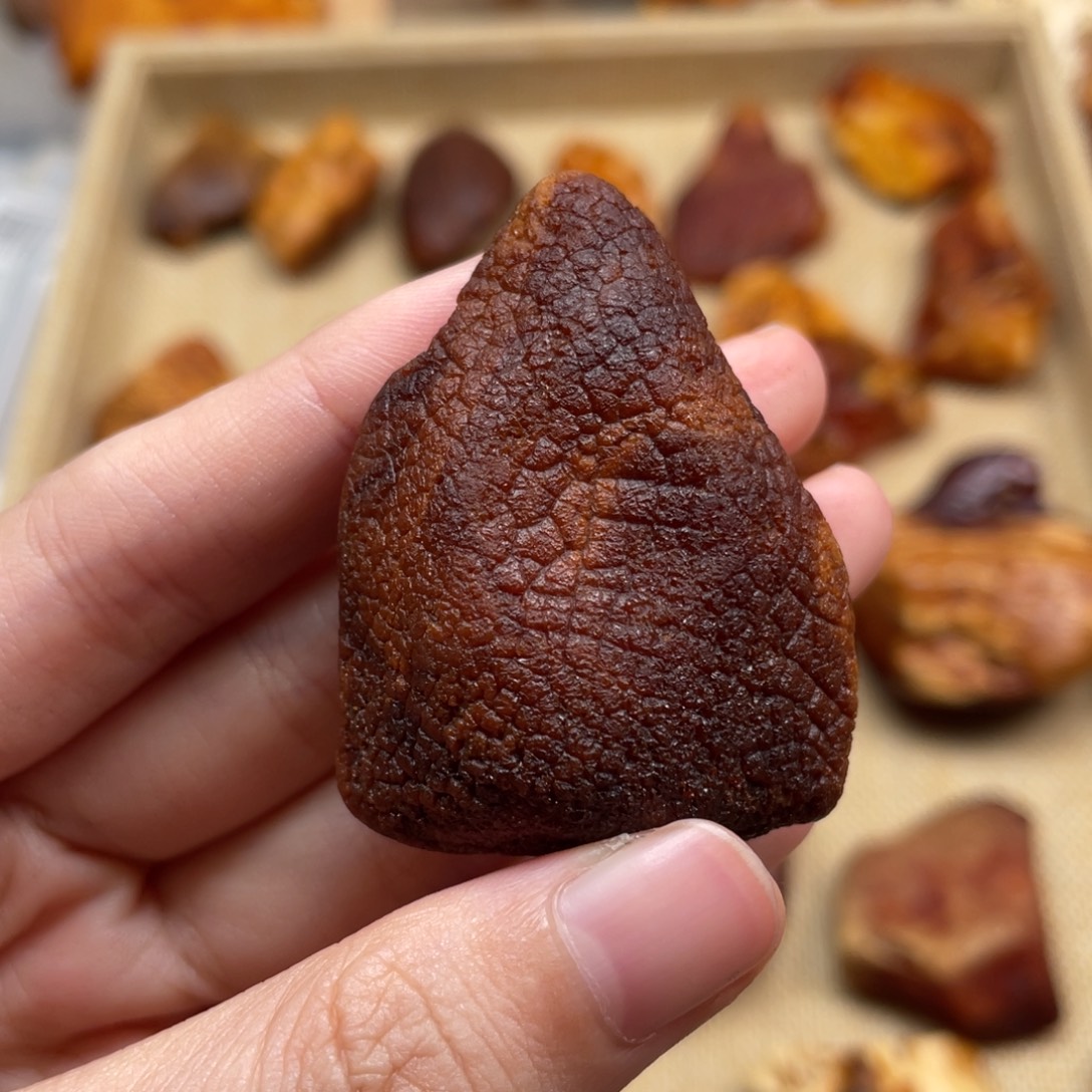 琥珀未镶嵌珠宝奇石