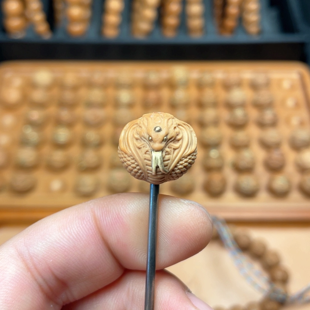 猴头核桃手串猴头核桃精工蛇王