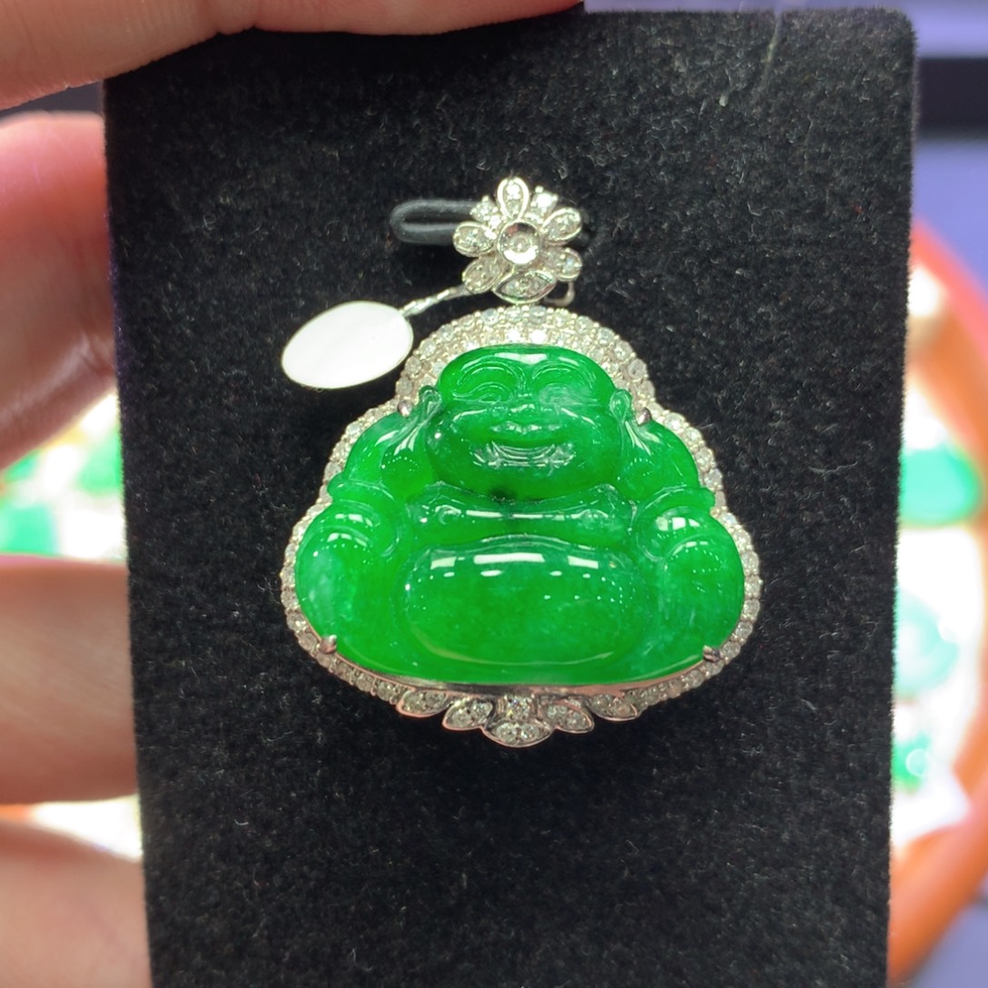 翡翠18K金镶嵌颈饰